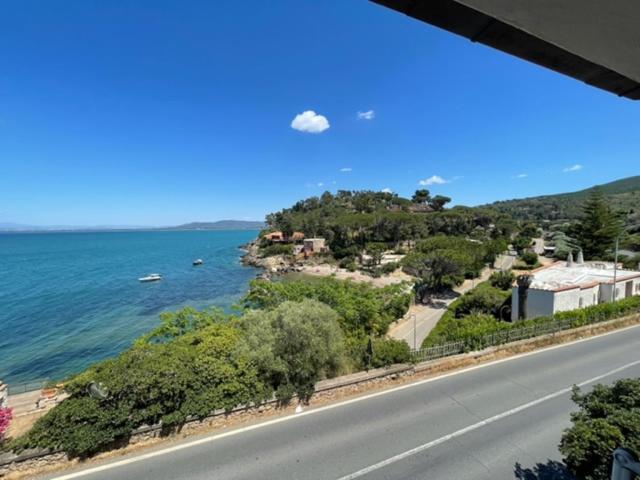 Appartamento "Casa Girasole" Con Accesso Diretto Alla Spiaggia Porto Santo Stefano  Exterior foto